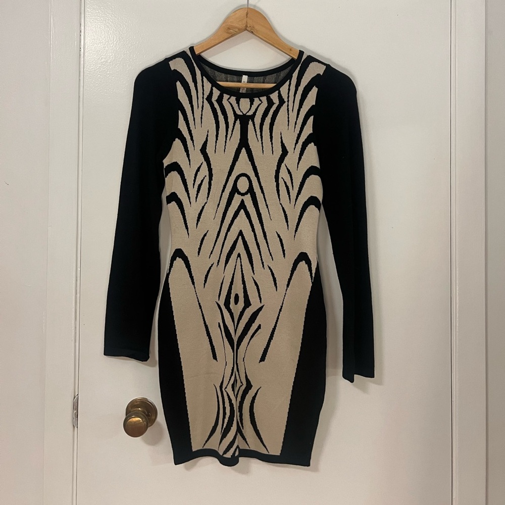 Tight Long Sleeve Funky Black/White Dress